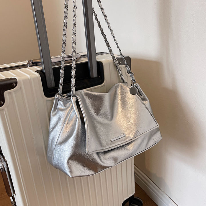 Casual soft face large capacity bag women's 2024 new popular versatile chain crossbody bag silver shoulder bag