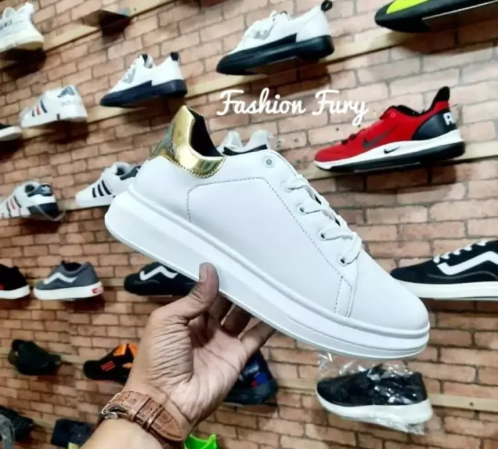Trendy%20Leather%20Sneakers%20-%20Colorful%20-%20Lightweight%20-%20and%20Comfortable%20for%20Men%20-%20Elevate%20Your%20Casual%20Style%20-%20Image%207