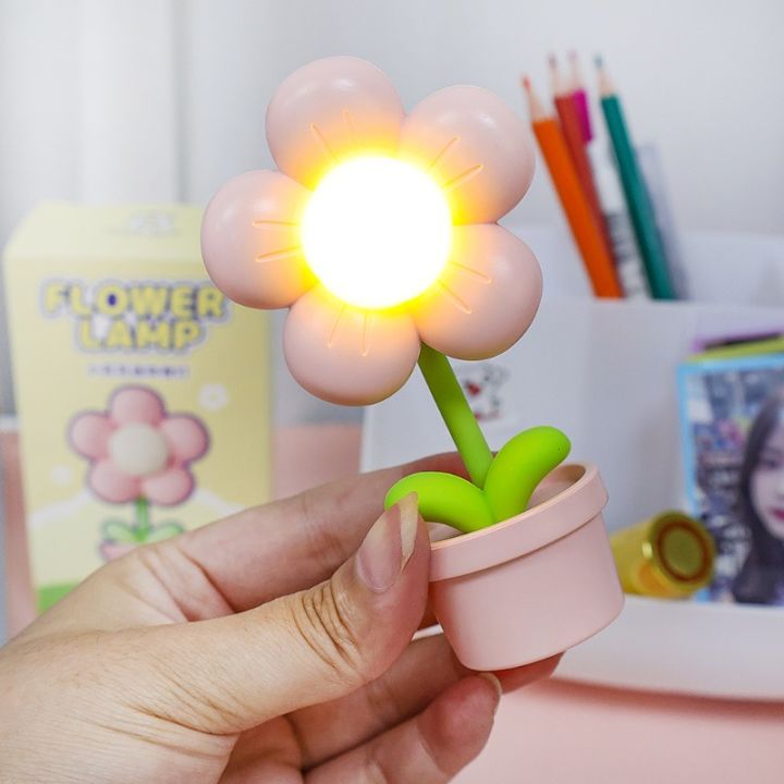 %E3%80%903C%20VictoryEagle%E3%80%914%20Colors%20Warm%20Yellow%20Cute%20Flower%20Night%20Light/Mini%20Protection%20Desktop%20Bedroom%20Bedside%20Lamp%20-%20Image%204