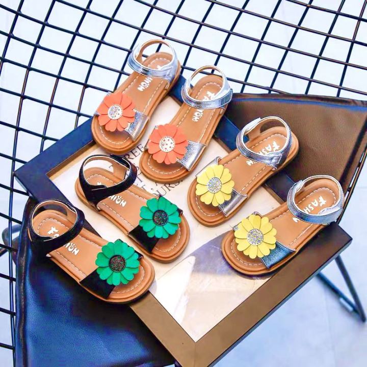 Girl Summer Shoes Fashionable Flat Slipper Sandals New Premium Sandal for Girls mix model