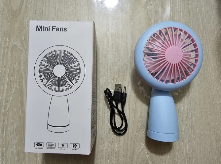 HQ66%20Mini%20Fan%20With%20Light%20Rechargeable%20-%20Image%204