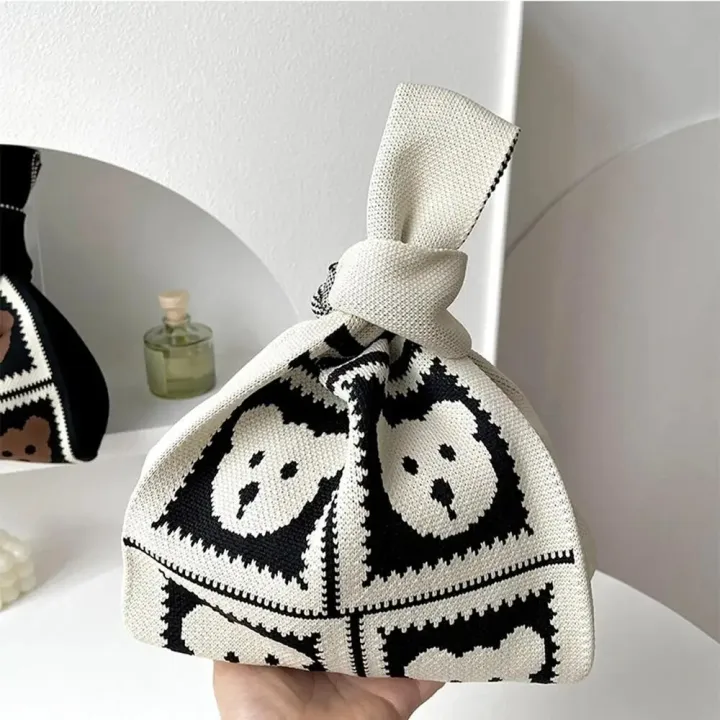 Korean%20Knot%20Wrist%20Bag%20Small%20Bear%20Knitted%20Bag%20Women's%20Handbag%20Fashion%20Simple%20Tote%20Bag%20Purses%20Ladies%20Clutch%20Woven%20Shopping%20Bag%20-%20Image%204