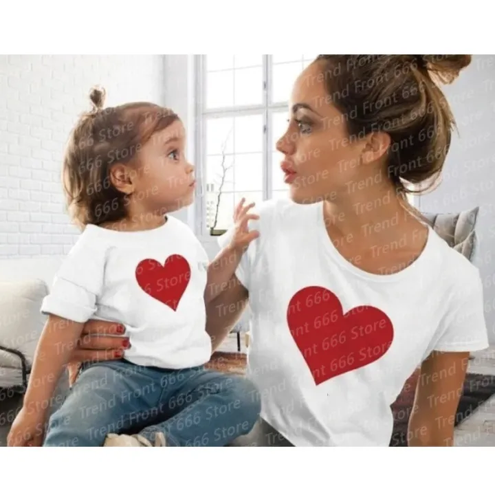 Summer%20New%20Family%20Love%20Pattern%20Matching%20Clothing%20Kids%20Mom%20Daddy%20T%20Shirt%20Boy%20Girl%20T-Shirts%20Party%20Parent-Child%20Clothes%20-%20Image%203