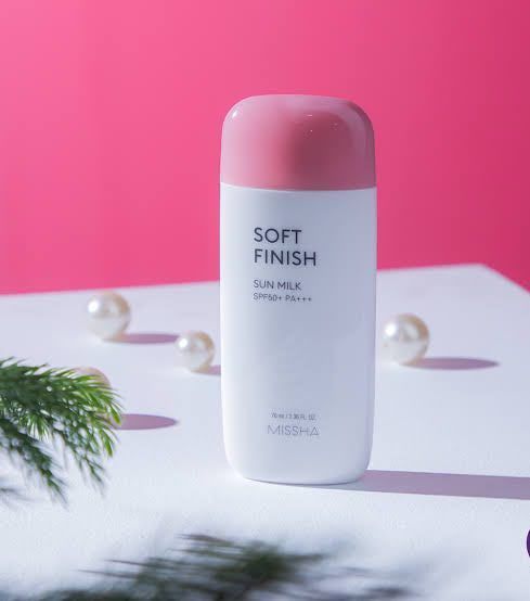 Missha%20All%20Around%20Safe%20Block%20Soft%20Finish%20Sun%20Milk%20SPF50+%20Or%20PA+++%20-%20Image%203