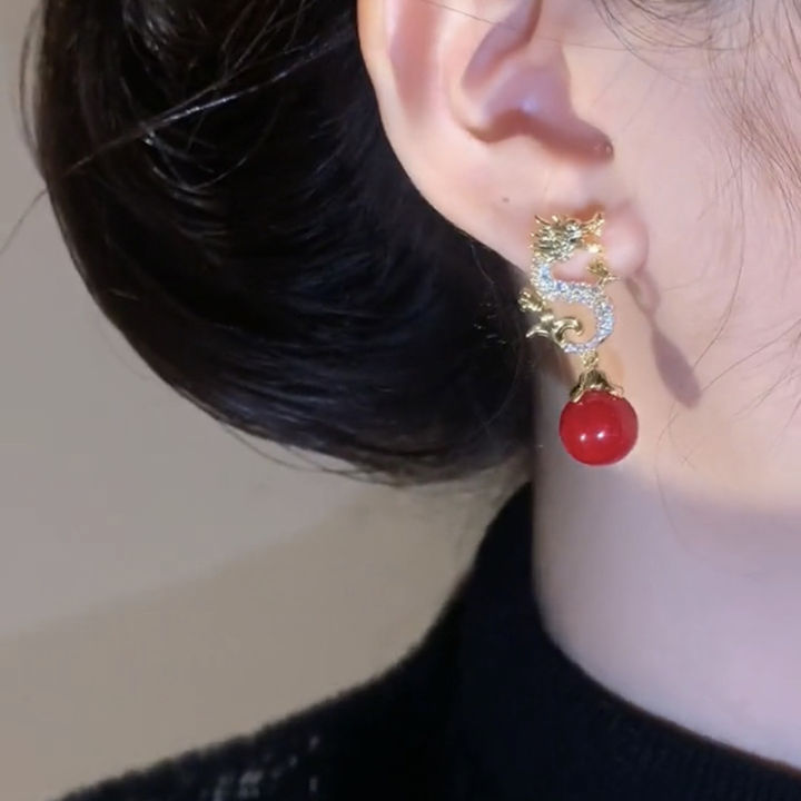 2024%20New%20Natal%20Year%20Zodiac%20Dragon%20Pearl%20Earrings%20Design%20Sense%20Festive%20Premium%20Sense%20Dragon%20Year%20Stud%20Earrings%20Female%20Eyerings%20-%20Image%204
