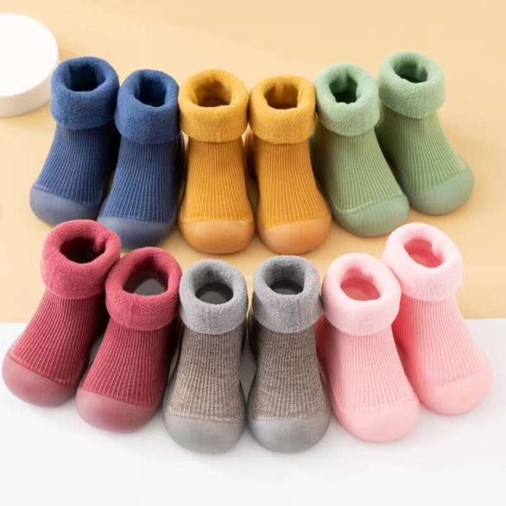 Baby walking shoes in autumn winter with plush thickened soft soles, non slip, pure cotton floor socks for both boys and girls to keep warm