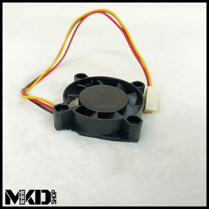 Cooling%20Fan%20~%201.5%20inch%2012%20Volt%20E-Star%20Cooling%20Fan%20-%203%20pin%20(Thick)%20-%20Image%207