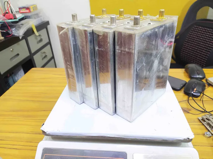 3.2V%2040AH%20Lithium%20Iron%20Phosphate%20(LiFePO4)%20Battery%20-%204%20Cells%20For%2012%20Volt%20Battery%20Pack%20-%20Image%204