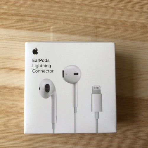 EarPods%20For%20Iphone%20with%20Lightning%20Connector%20In%20Ear%20Earphones%20And%20Headphone%20With%20Microphone%20For%20iphone%20Direct%20connection%20-%20Image%202