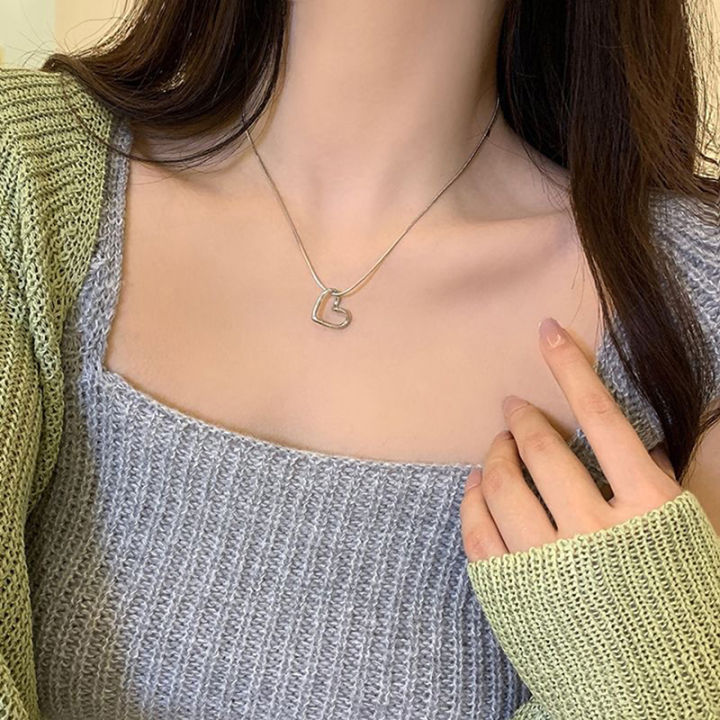 Light%20Luxury%20Niche%20Hollow%20Love%20Necklace%20Female%20Simple%20Design%20Fashion%20Peach%20Heart%20ANLAN%20-%20Image%202