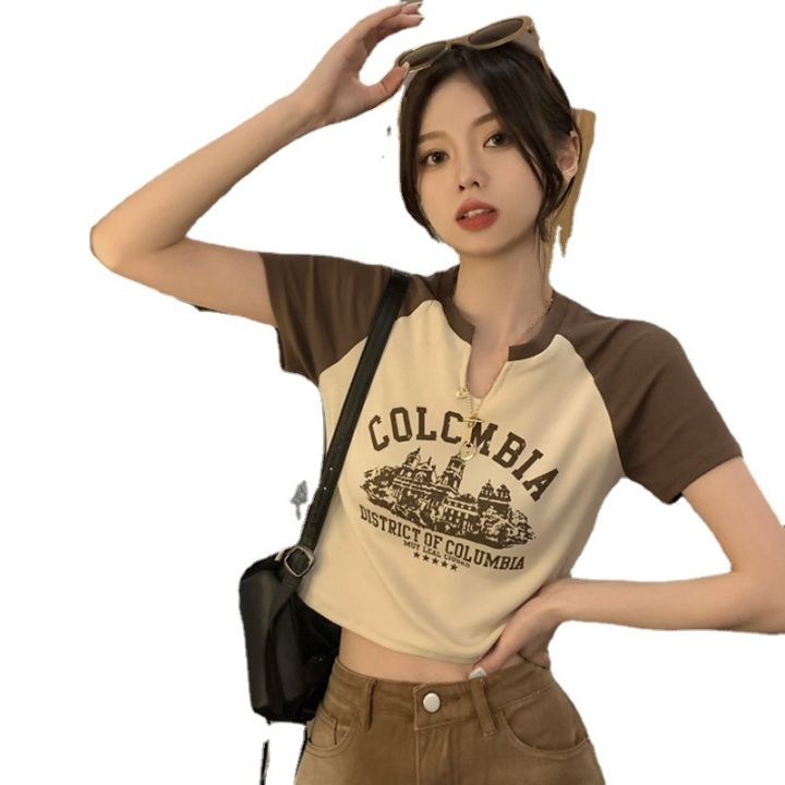 2024%20New%20Sweet%20and%20Spicy%20American%20Retro%20Design%20Short%20Student%20Top%20Trendy%20Hot%20Girl%20V%20Collar%20Short%20Sleeve%20T%20Women's%20Summer%20T-shirt%20-%20Image%205