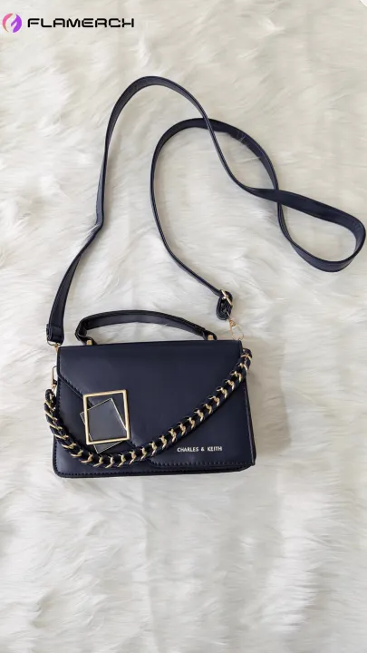 New%20Elegant%20Women's%20PU%20Leather%20Designer%20Crossbody%20Bag%20with%20Metal%20Chain%20Flap%20-%20Image%203