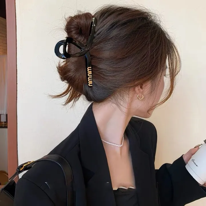 Frosted%20Wave%20Clip%20Large%20Maillard%20Hair%20Clip%20Women's%202024%20New%20Style%20Shark%20Clip%20Hair%20Accessories%20for%20the%20Back%20of%20the%20Head%20-%20Image%204