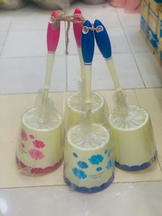 Toilet%20Brush%20With%20Holder%20-%20Image%202