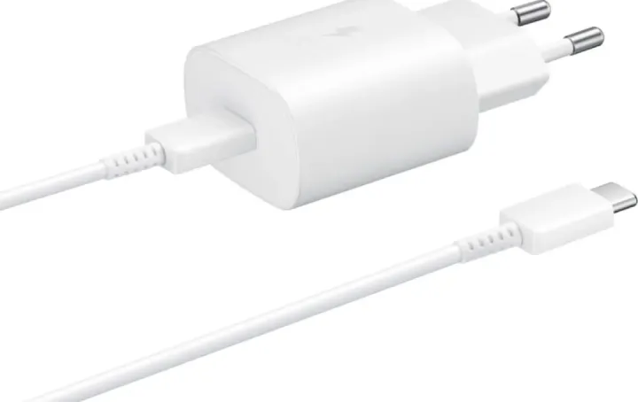 Samsung%2025W%20Super%20Fast%20Charger%20Usb%20Type%20C%20Charger%20Power%20Adapter%20For%20Galaxy%20-%20Charger(Free%20TYPE%20C%20TO%20TYPE%20C%20Cable)%20-%20Image%204