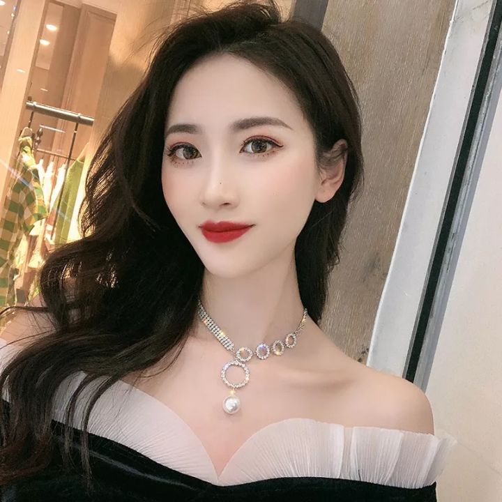 Korean%20Fashion%20Temperament%20Crystal%20Shiny%20Clavicle%20Chain%20Female%20European%20and%20American%20Chain%20around%20the%20Neck%20Round%20Small%20Pendant%20Prom%20Accessories%20Locket%20Chain%20for%20Ladies%20at%20Wedding,%20Birthday%20Party,%20Anniversary%20Gift%20-%20Image%202