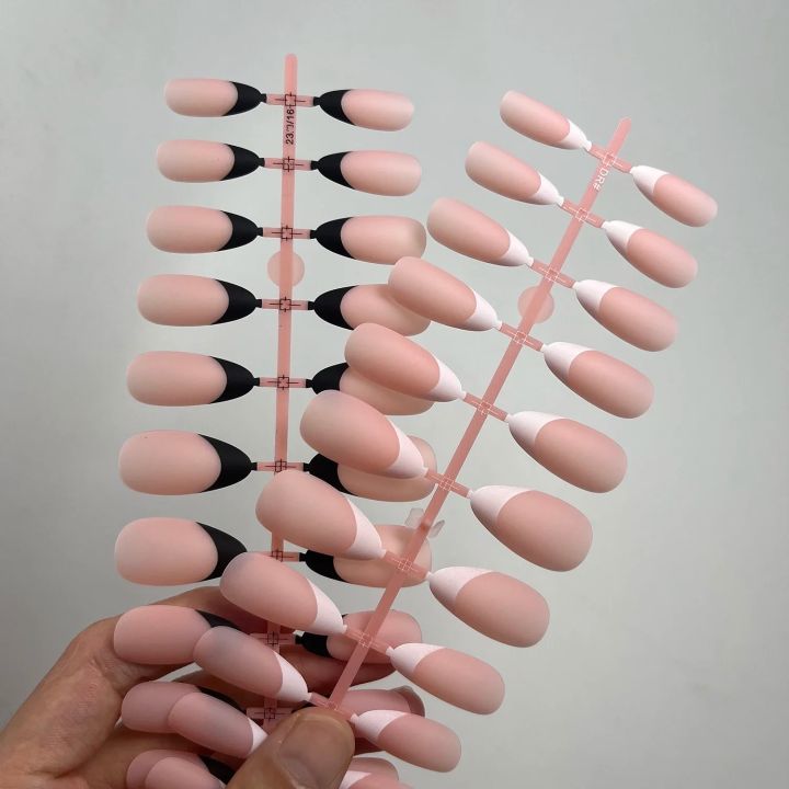 120pcs%20French%20Tip%20Press%20on%20Nails%20Almond%20Shape%20False%20Nails%20Full%20Cover%20Acrylic%20Nails%20White%20Black%20Tips%20Glossy%20Stick%20on%20Nail%20-%20Image%206