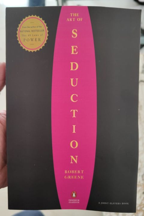 The%20Art%20of%20Seduction%20by%20Robert%20Greene%20-%20Premium%20-%20Paperback%20-%20Image%203