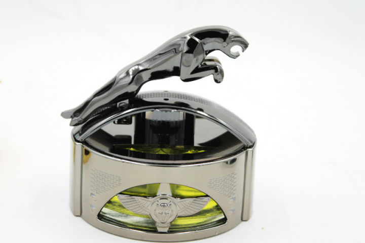 Leopard%20Dashboard%20car%20perfume%20-%20Image%202