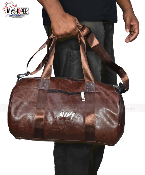 Sports%20&%20Gym%20Duffel%20Bag%20%E2%80%93%2018L%20PU%20Leather%20Fitness%20Bag%20for%20Men%20And%20Women%20-%20Image%202