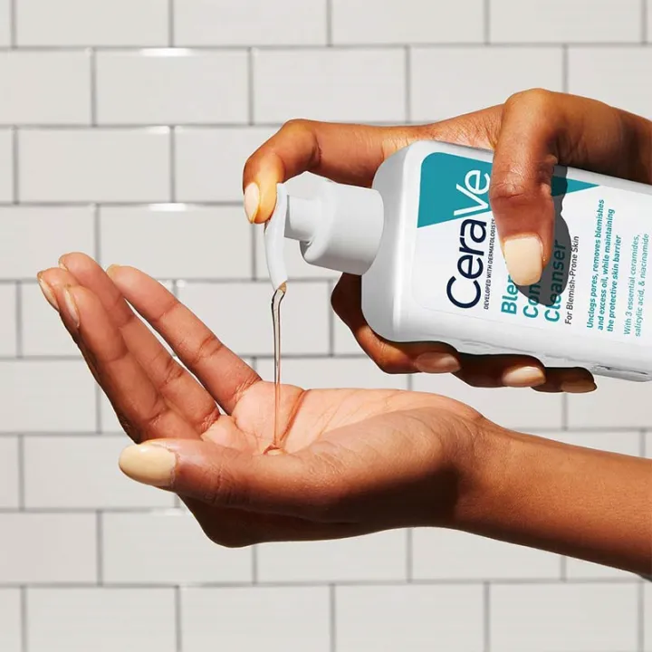 CeraVe%20Blemish%20Control%20Cleanser%20%7C%20Reduces%20the%20appearance%20of%20Blackheads%20and%20Blemishes%20%7C%20236%20mL%20(Made%20in%20France)%20-%20Image%205