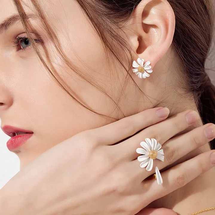 Daisy%20Flower%20Rings%20For%20Women%20Boho%20Fashion%20Jewelry%20Adjustable%20Ring%20Open%20Design%20-%20Image%204