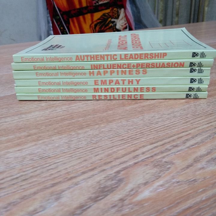 HBR%20Emotional%20Intelligence%20Set%20(6%20Books)%20in%20Premium%20Quality%20White%20Print%20-%20Image%202
