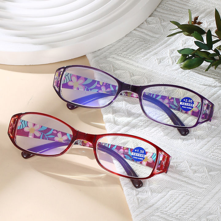 Anti-Blue%20Light%20Folding%20Reading%20Glasses%20Wholesale%202024%20New%20Style%20Flower%20Hollow%20out%20Presbyopic%20Glasses%20Men%20and%20Women%20Convenient%20Presbyopic%20Glasses%20-%20Image%204
