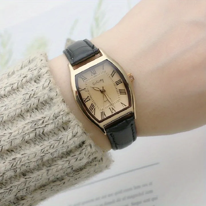 Waterproof%20Vintage%20Hands%20Quartz%20Watch%20Roman%20Numerals%20Dial%20Leather%20Strap%20Women%20Men%20-%20Image%203