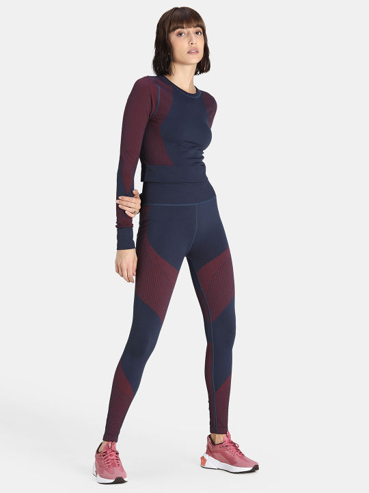 PUMA%20Train%20Seamless%20Fitted%20Long%20Sleeve%20Tee%20for%20Women%20-%20Image%206