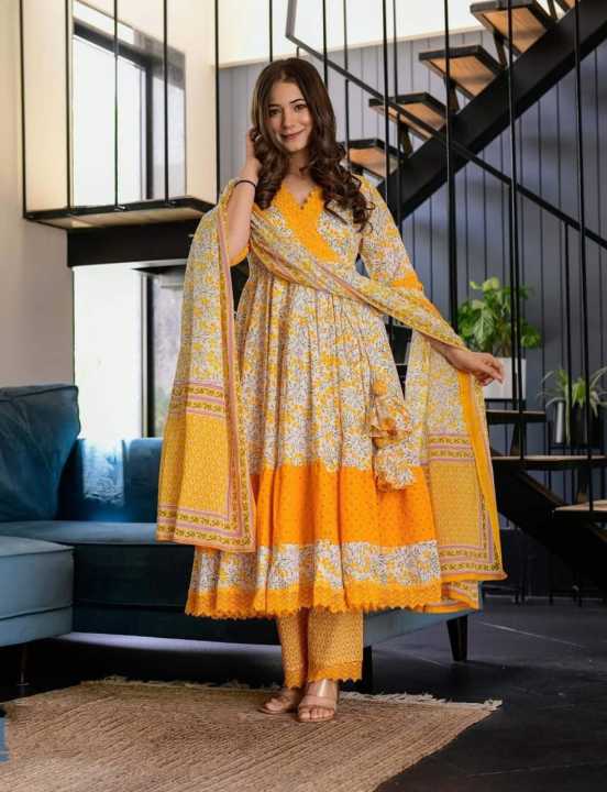 Linen%20Ready-Made%20Gown%20Designed%20Long%20Salwar%20Kameez%20Orna%20-%20Elegant%20Three-Piece%20Dress%20for%20Stylish%20Women/Girls%20-%20Image%205