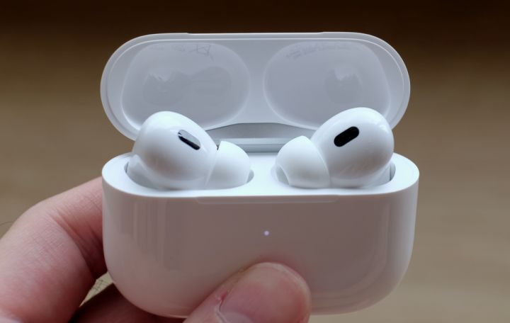Airpods%20Pro%20/%20tws%20wireless%20earbuds%20Bluetooth%20bluetooth%20replica%20headphone%20With%20%20High%20Base%20and%20long%20Battery%20-%20Image%203