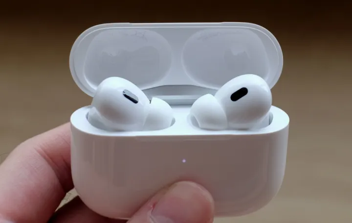 Airpods%20Pro%20/%20tws%20wireless%20earbuds%20Bluetooth%20bluetooth%20replica%20headphone%20With%20%20High%20Base%20and%20long%20Battery%20-%20Image%203