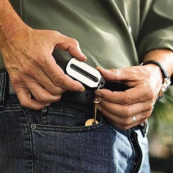 Folding%20Nose%20Clip-on%20Reading%20Glasses%20Key%20Chains%20Legless%20Ultralight%20The%20Aged%20Mini%20Portable%20Presbyopic%20Glasses%20Keychain%20+1.0%20-%203.0%20-%20Image%205