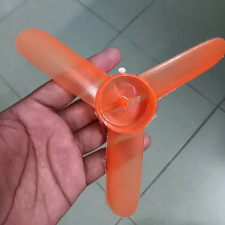 4%20Ps%20Motor%20Propeller%20Mini%20Fan%20Blade%203%20Wing%20Propeller%20for%20DIY%20Projects,%20Kids%20Project%20-%20Image%206