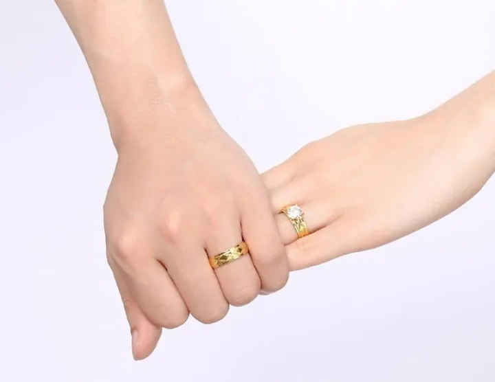 Waterproof%20Tarnish%20Free%20Couple%20Wedding%20Ring%20Jewelry%2018K%20Real%20Gold%20Plated%20Stainless%20Steel%20Zircon%20Diamond%20Engagement%20Rings%20-%20Image%204