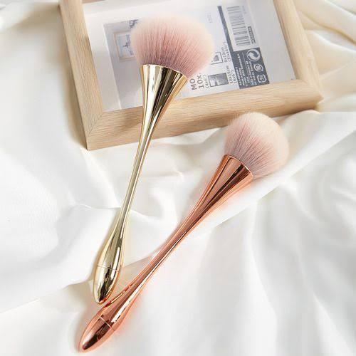 Makeup%20Big%20Brush%20-%201%20Piece%20-%20Image%202