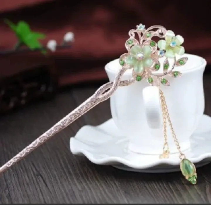 Women%20Girls%20Flower%20Hair%20stick/Hair%20pin%20with%20Crystal%20Tassle%20Chain%20Flower%20by%20Zayan%20fashion%20-%20Image%202