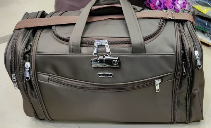 High%20quality%20travel%20bag%20lock%20system%20large%20square%20shaped%20traveling%20waterproof%20and%20washable.%20-%20Image%205