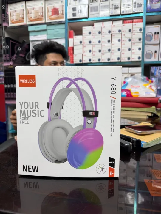 Cross-border%20New%20Headset%20Bluetooth%20Headset%20Y680%20Wireless%20Headset%20RGB%20Streamers%20Colorful%20Light%20E-sports%20Game%20Headset%20-%20Image%203