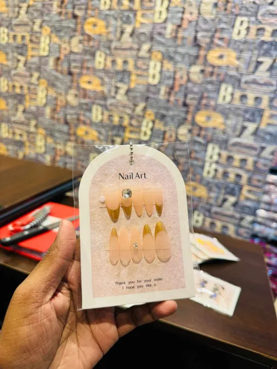 10Pcs%20Fake%20Nails%20Set%20with%20Sticker%20Glue%20-%20Trendy%20Nail%20Art%20Kit%20-%20Image%205
