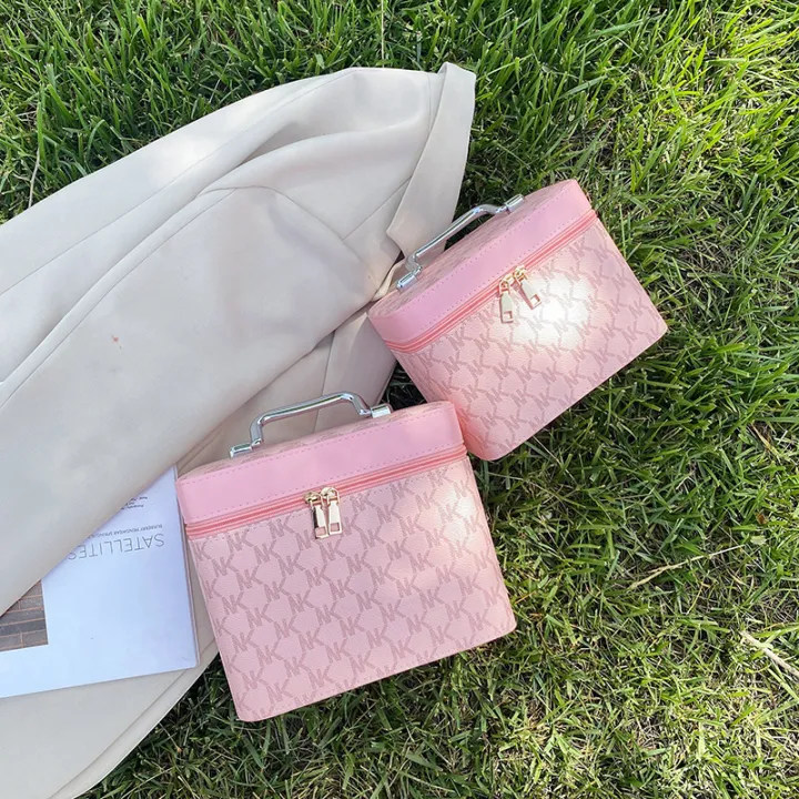 New%20Makeup%20Bag%20Premium%20Sense%20Makeup%20Box%20Wholesale%20Alphabet%20Suitcase%20Home%20Cosmetics%20Storage%20Box%20Female%20Technician%20Box%20-%20Image%204