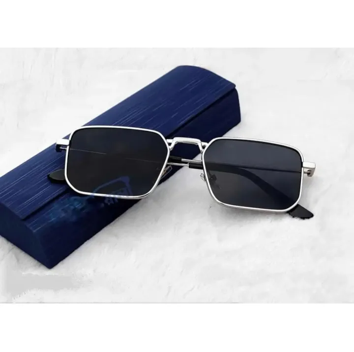 Square%20Metal%20Frame%20Sunglasses%20-%20Image%203