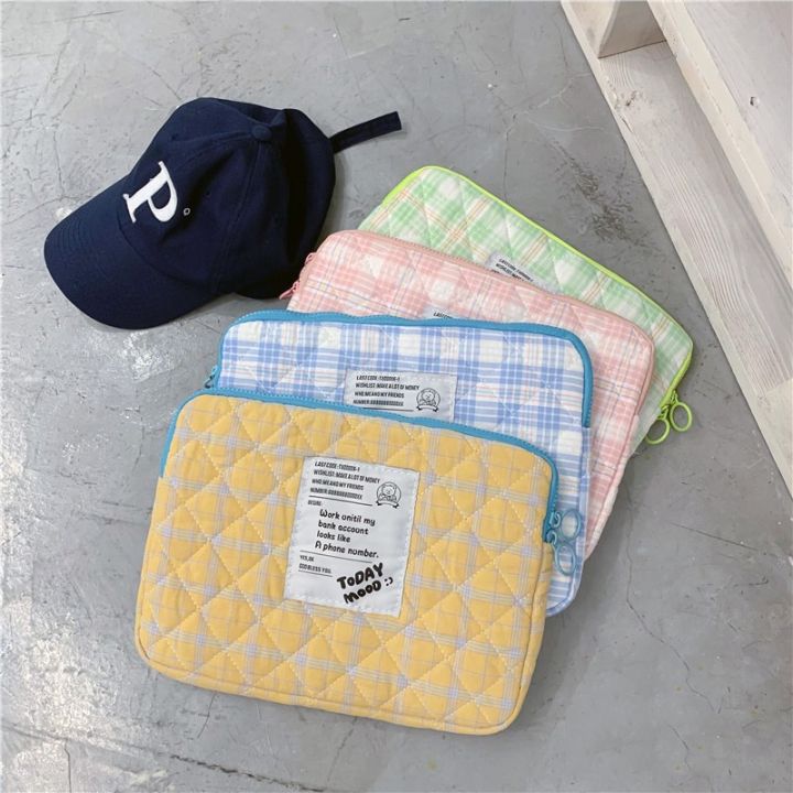 Flower%20Pattern%20Cute%20Laptop%20Sleeve%20Case%20Bag%2011%2013%2014%20Inch%20for%20Macbook%20Ipad%2012.9%20ASUS%20Samsung%20Tab%20S8%20HP%20Laptop%20and%20Tablet%20Pouch%20-%20Image%203