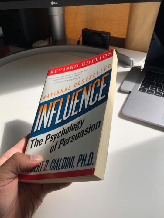 Influence:%20The%20Psychology%20of%20Persuasion%20by%20Robert%20B.%20Cialdini%20-%20Premium%20-%20Paperback%20-%20Image%202