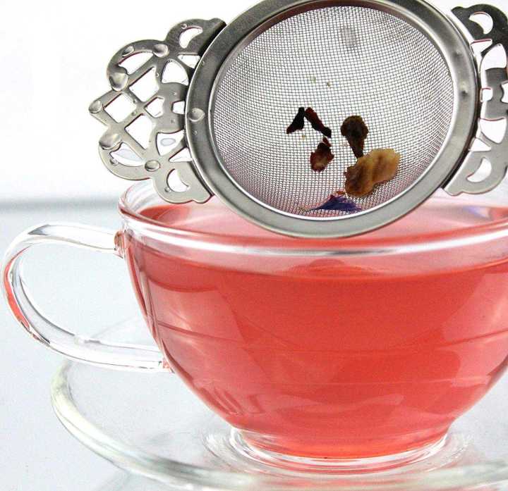 Tea%20Strainers%20with%20Drip%20Bowls%20(2-Pack);%20Elegant%20Stainless%20Steel%20Loose%20Leaf%20Tea%20Strainers%20Exquisite%20Product%20-%20Image%209