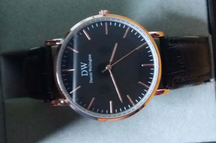 WD01%20Leather%20Analog%20Watch%20For%20Men%20-Gold%20-%20Image%205