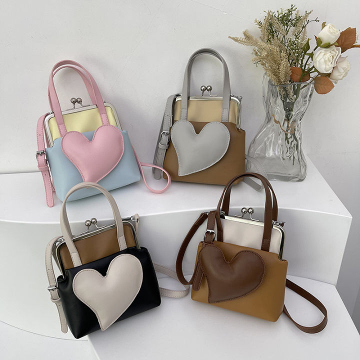 Art%20girl%20foreign%20style%20single%20new%20small%20fresh%20text%20personality%20love%20bag%20summer%202024%20shoulder%20crossbody%20clip%20small%20square%20bag%20-%20Image%204