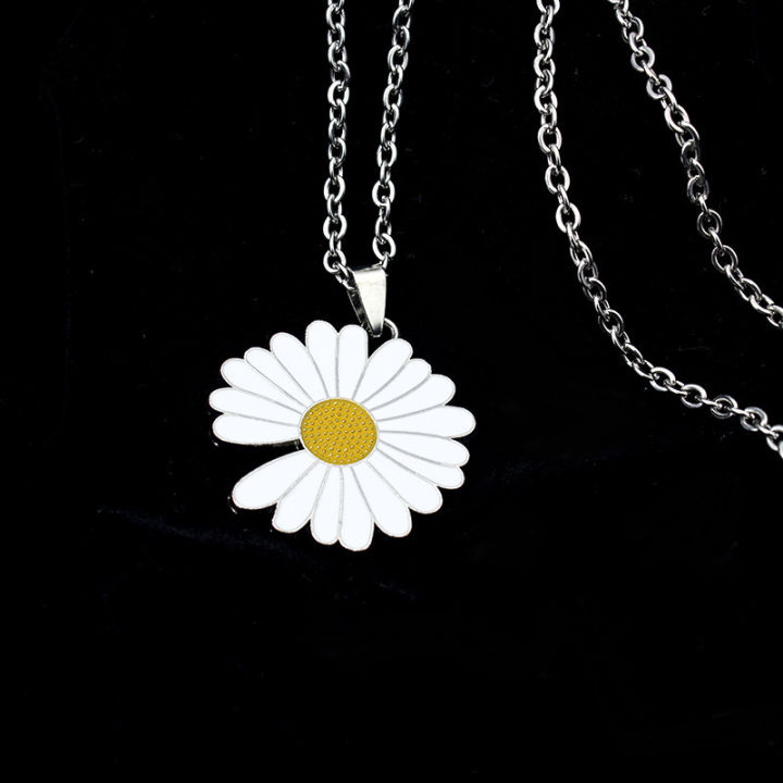 Internet%20celebrity%20with%20the%20same%20notched%20daisy%20necklace,%20women's%20tide%20jump,%20titanium%20steel%20chain%20accessories,%20men's%20tide%20hip-hop%20Korean%20version%20pendant%20pendant%20-%20Image%204