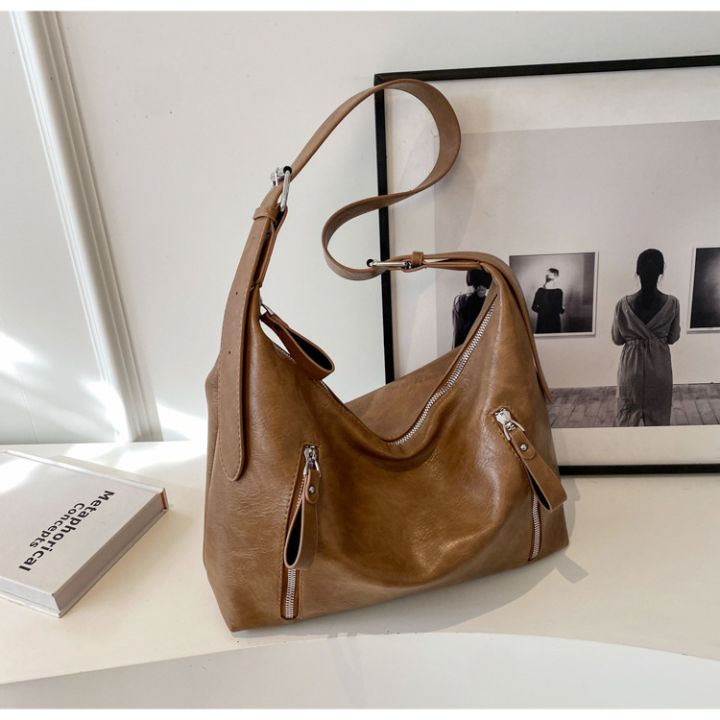 Retro%20fashion%20versatile%20large%20capacity%20bag%20women's%20new%20double%20pocket%20winter%20commuter%20tote%20bag%20niche%20shoulder%20bag%20-%20Image%207